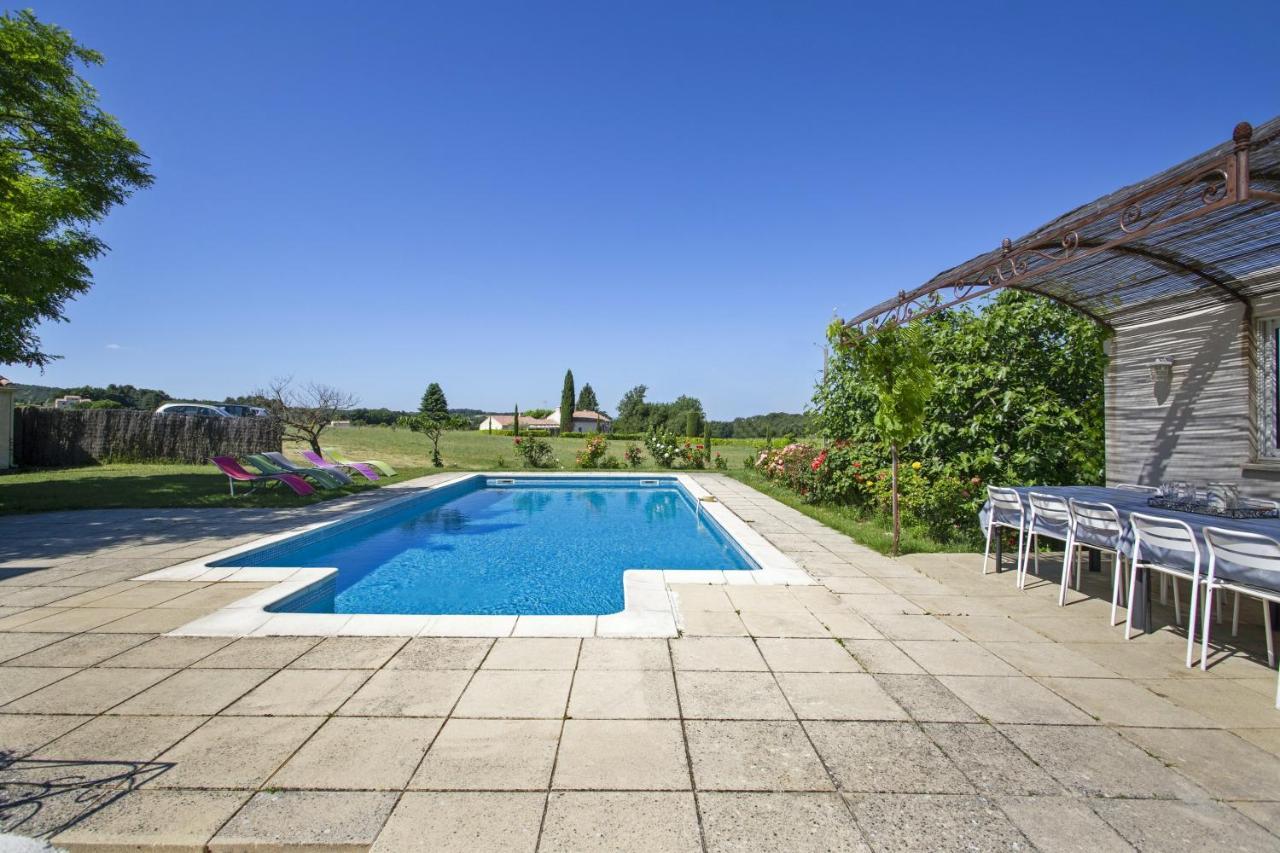 Villa Charmante A La Tour-D'Aigues Avec Piscine Privee Exterior photo