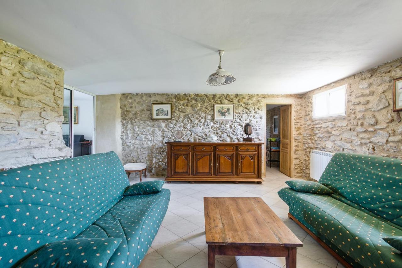 Villa Charmante A La Tour-D'Aigues Avec Piscine Privee Exterior photo